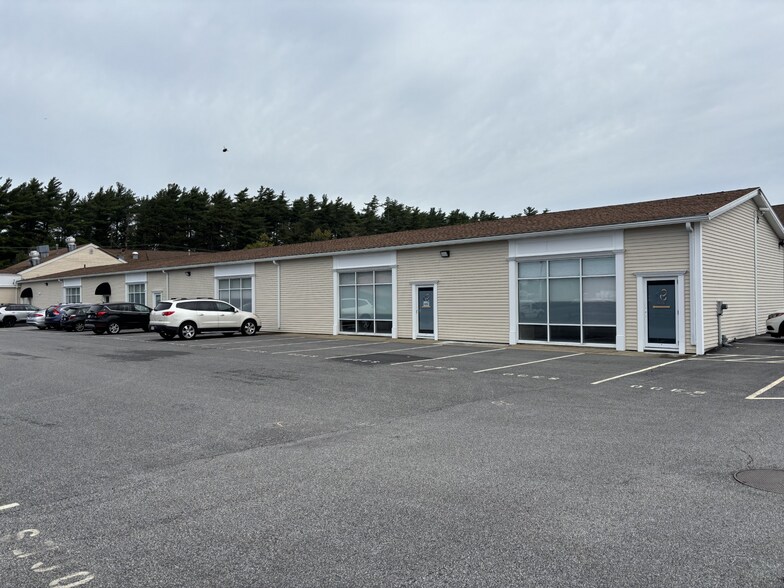 204 S Meadow Rd, Plymouth, MA à louer - Photo du bâtiment - Image 2 de 3