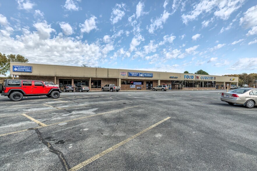 6766 W Andrew Johnson Hwy, Mosheim, TN à vendre - Photo du bâtiment - Image 1 de 9