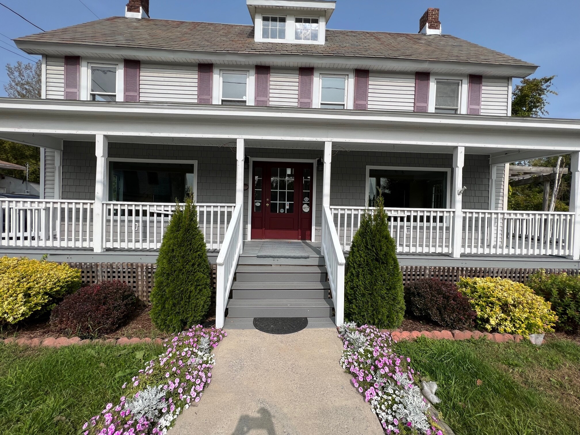 75 Montcalm St, Ticonderoga, NY à vendre Photo du bâtiment- Image 1 de 51