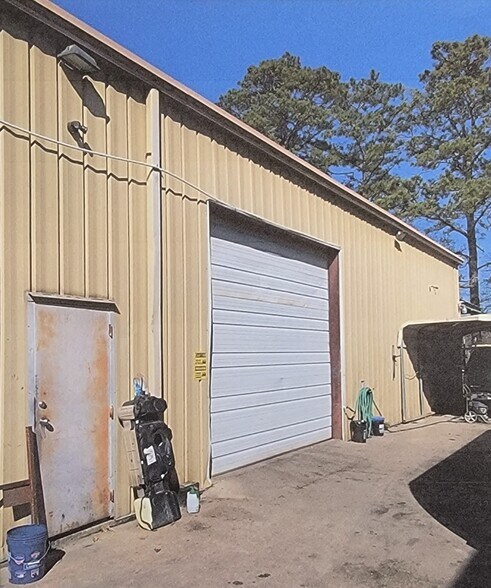 13511 S Choctaw Dr, Baton Rouge, LA à vendre - Photo principale - Image 1 de 4