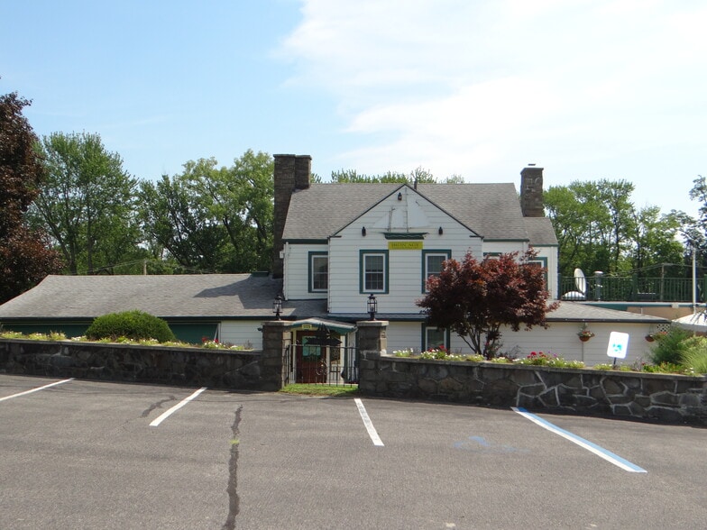 1725 US-9W Hwy, Milton, NY for sale - Primary Photo - Image 1 of 29