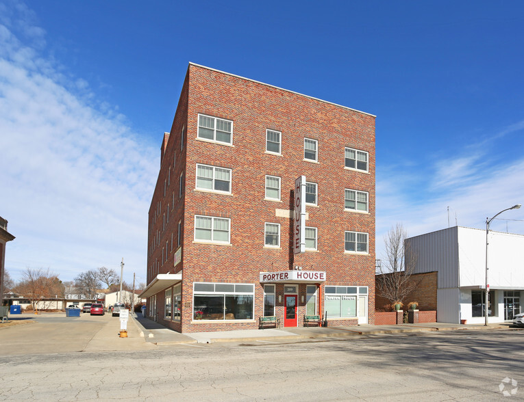 209 E Main St, Beloit, KS à vendre - Photo du bâtiment - Image 1 de 1