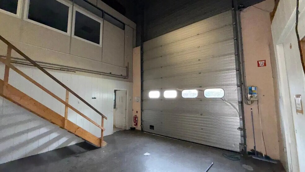 Flex dans Châtillon à louer - Photo du bâtiment - Image 3 de 8