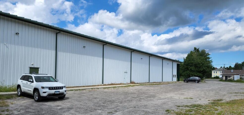 517 Burlington Rd, Harwinton, CT à vendre - Photo du bâtiment - Image 2 de 5