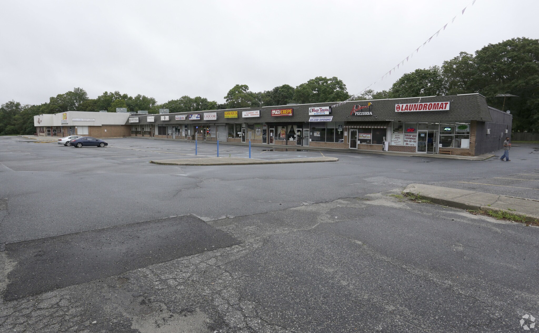 717-751 Hawkins Ave, Ronkonkoma, NY for lease Primary Photo- Image 1 of 11