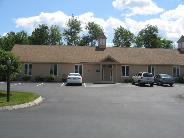 17 Chenell Dr, Concord, NH à vendre - Photo principale - Image 1 de 3