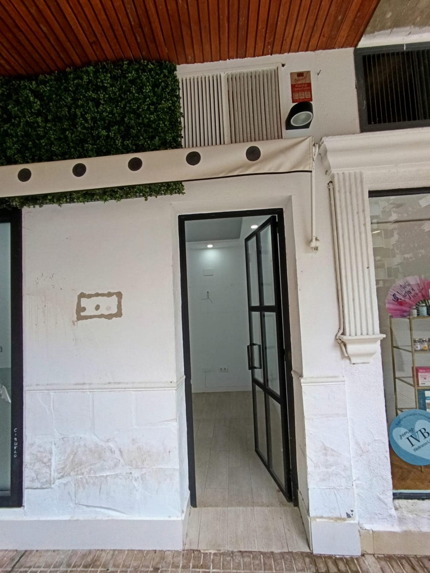 Retail in Cáceres, Cáceres for lease Interior Photo- Image 1 of 4