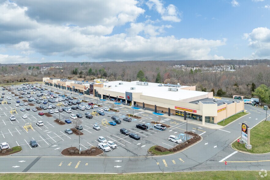 260 N County Line Rd, Jackson, NJ à louer - Photo du bâtiment - Image 1 de 5