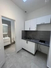 Commerce de détail dans Paris à louer Photo intérieure- Image 2 de 4