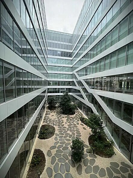 Bureau dans Bagnolet à louer - Photo du bâtiment - Image 2 de 12