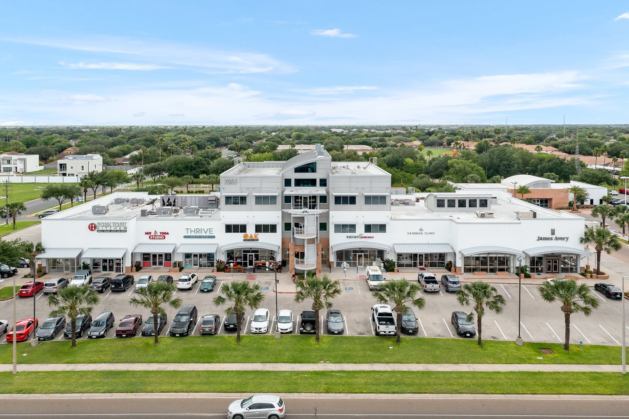 7001 N 10th St, McAllen, TX à louer Photo du b timent- Image 1 de 8