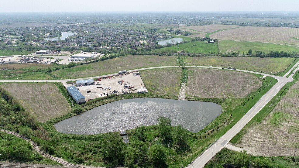 Twin Rail Dr, Minooka, IL à vendre - Photo du bâtiment - Image 3 de 4