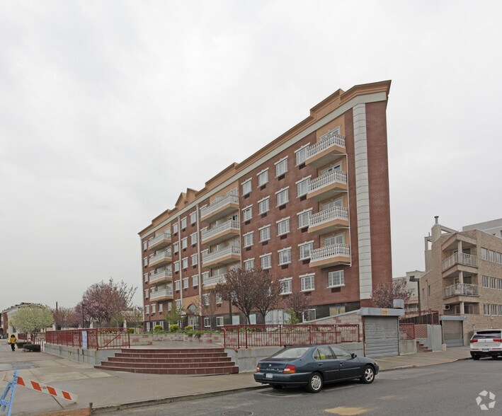 2801 Emmons Ave, Brooklyn, NY à louer - Photo principale - Image 2 de 9