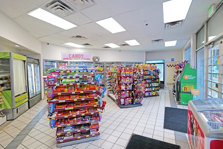 2995 E Fort Union Blvd, Salt Lake City, UT à vendre - Photo intérieure - Image 3 de 14