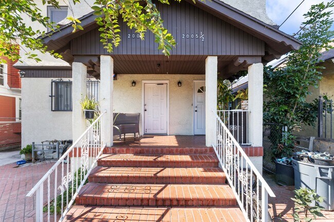 Plus de détails pour 2005 Magnolia Ave, Los Angeles, CA - Multi-résidentiel à vendre