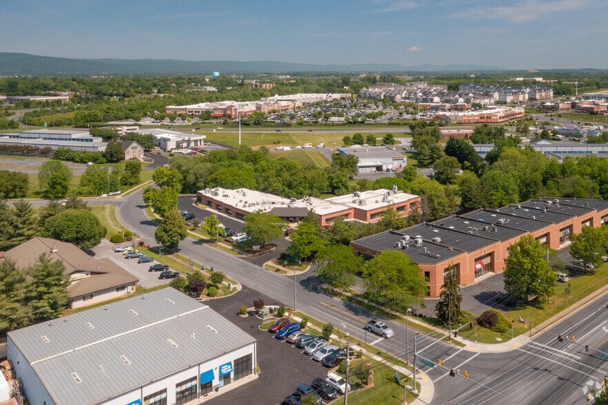 15 Wormans Mill Ct, Frederick, MD à louer - Aérien - Image 2 de 22