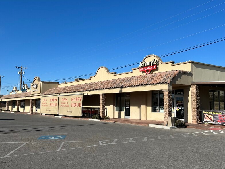 4760-4774 Doniphan Dr, El Paso, TX à louer - Photo du bâtiment - Image 2 de 4