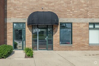 1023 Station Dr, Oswego, IL à louer Photo du bâtiment- Image 2 de 4