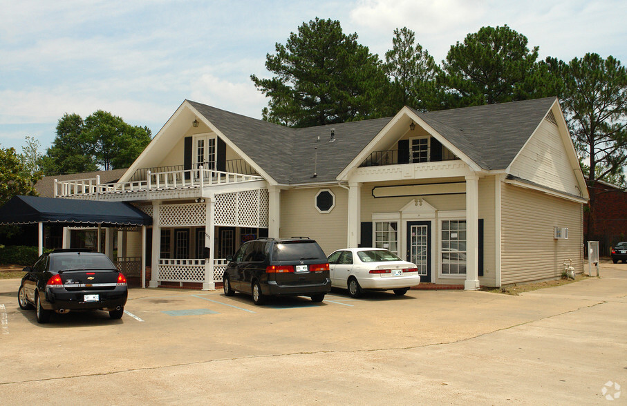 5852 Ridgewood Rd, Jackson, MS for sale - Primary Photo - Image 1 of 1