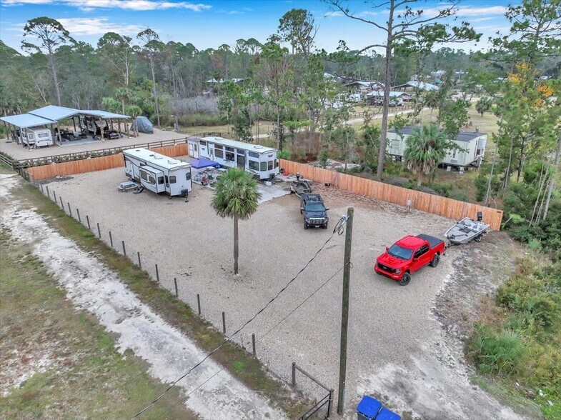 516 2nd NW st, Steinhatchee, FL à vendre - Photo du bâtiment - Image 2 de 16