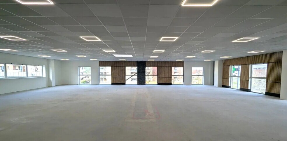 Retail in Colomiers for lease - Building Photo - Image 3 of 7