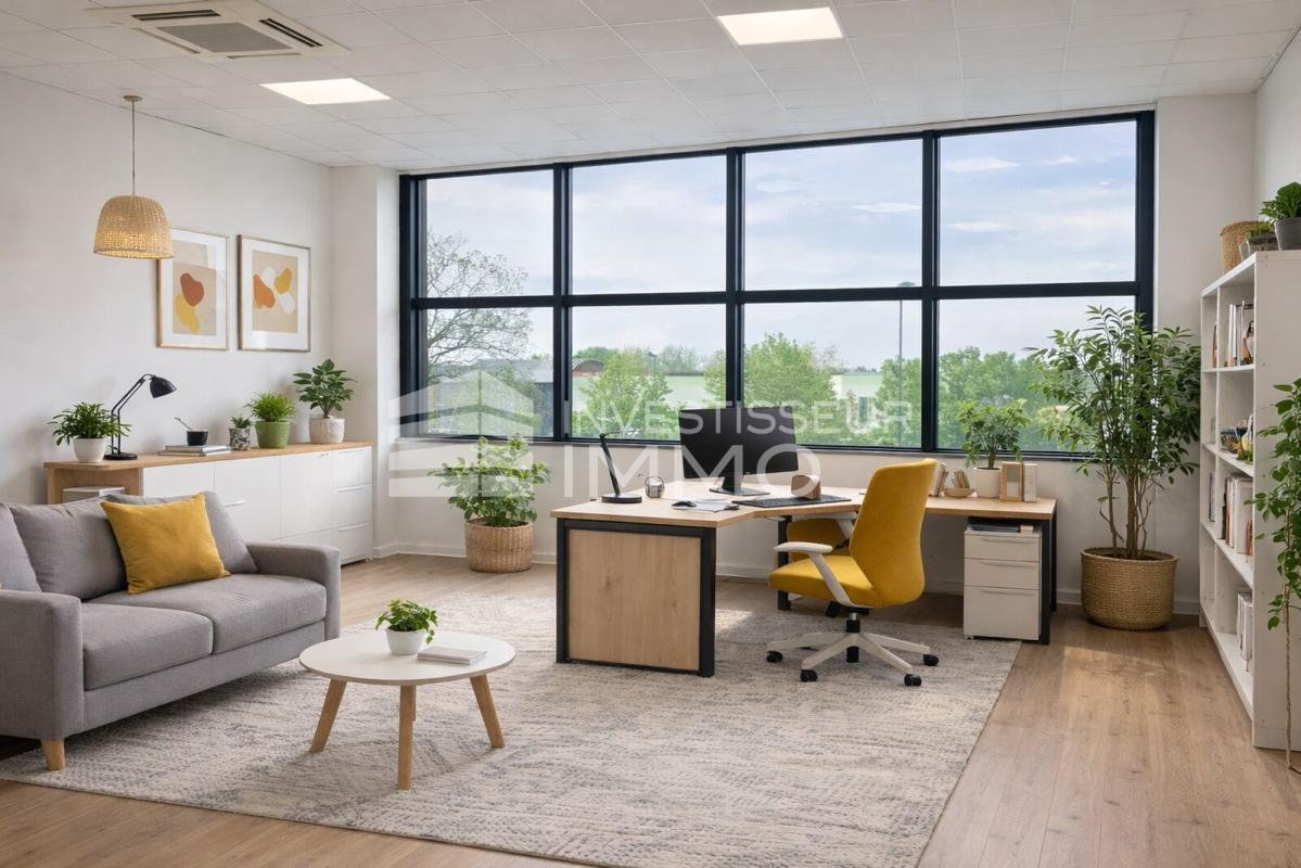 Office in Champigny Sur Marne for lease Interior Photo- Image 1 of 3