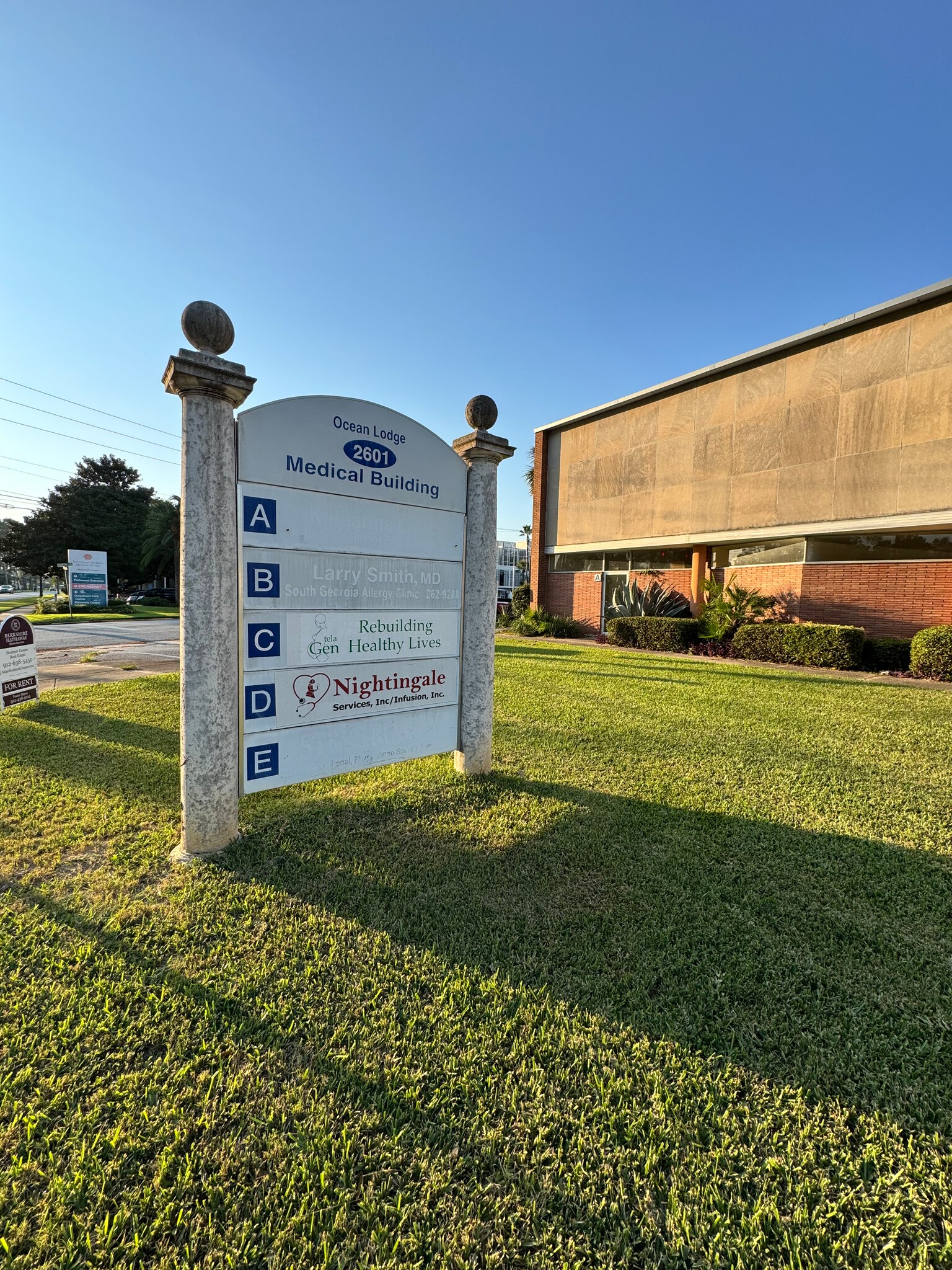 2601 Parkwood Dr, Brunswick, GA for lease Building Photo- Image 1 of 4