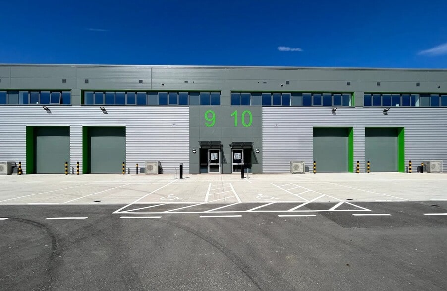 Vulcan Way, Wimborne for lease - Building Photo - Image 3 of 8