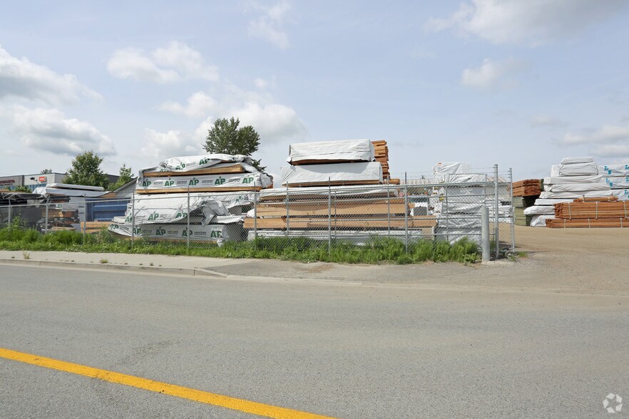 5265 192nd St, Surrey, BC à vendre - Photo du bâtiment - Image 2 de 4