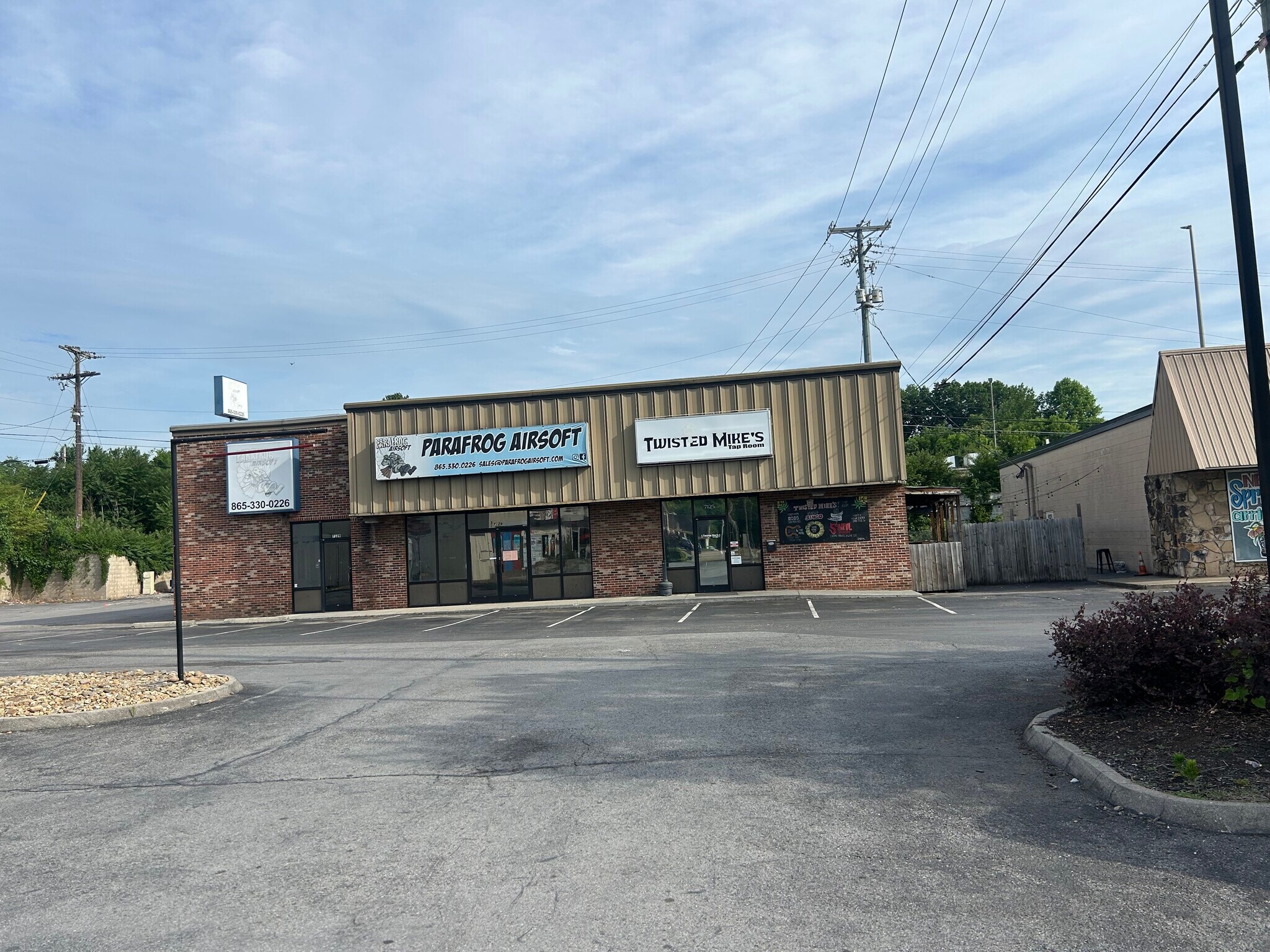 7125-7129 Kingston Pike, Knoxville, TN for lease Building Photo- Image 1 of 9
