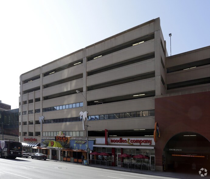 101-121 W Maryland St, Indianapolis, IN à louer - Photo du bâtiment - Image 2 de 8