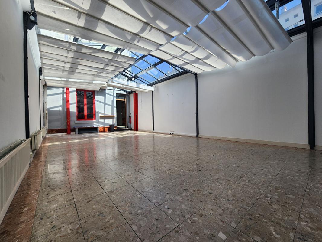 Retail in La Garenne-Colombes for lease Building Photo- Image 1 of 8