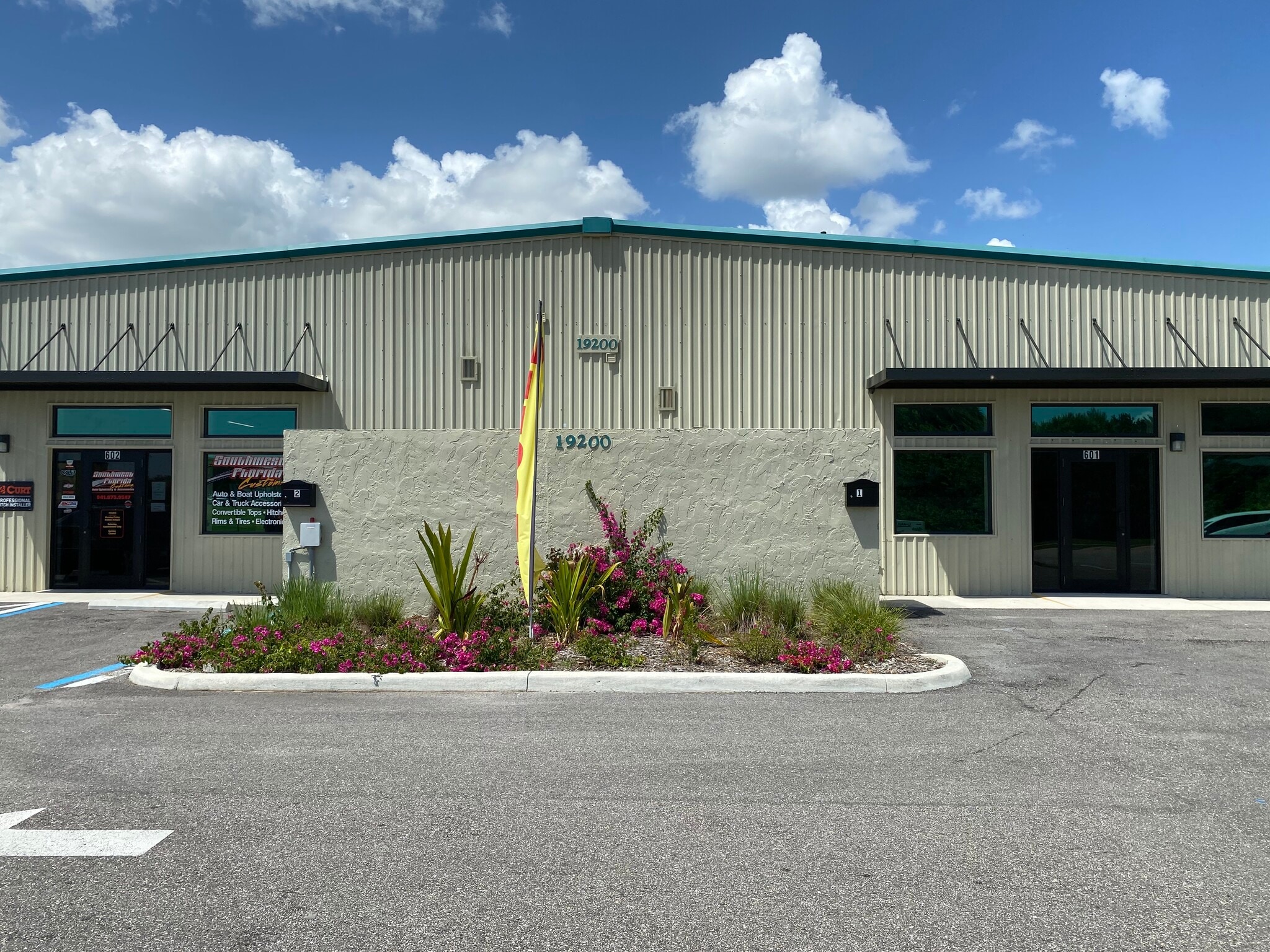 19200 Peachland Blvd, Port Charlotte, FL à louer Photo principale- Image 1 de 14