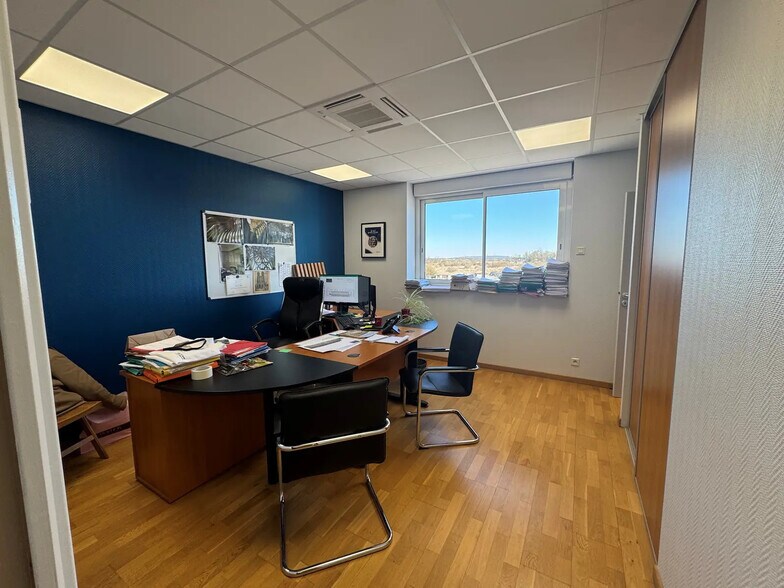 Industrial in Reims for sale - Interior Photo - Image 2 of 5