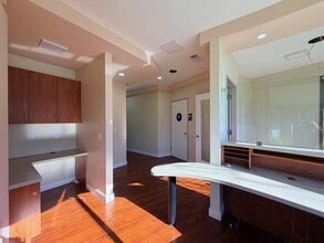 877 W Fremont Ave, Sunnyvale, CA à louer Photo intérieure- Image 1 de 4