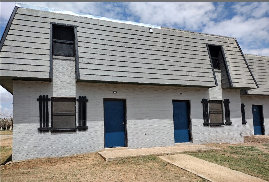 2300 S 8th St, Lamesa, TX à vendre - Photo du bâtiment - Image 2 de 11