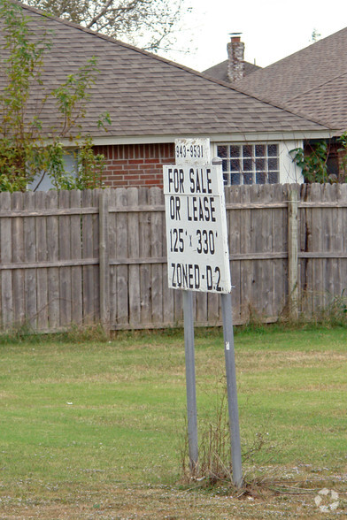 979 N Santa Fe Ave, Edmond, OK à vendre - Photo du b timent - Image 3 de 8