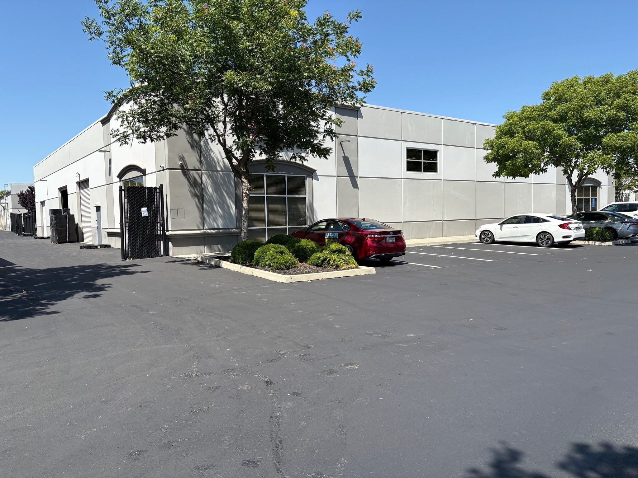 2701 Boeing Way, Stockton, CA for lease Building Photo- Image 1 of 2