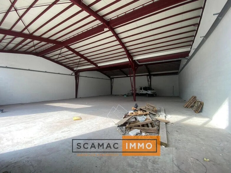 Industriel dans Aubagne à louer - Photo intérieure - Image 2 de 5