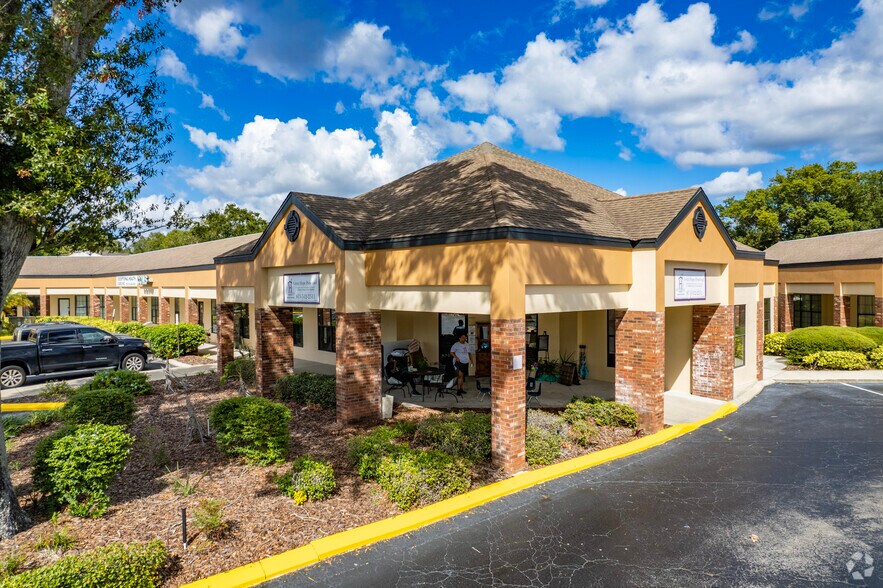 1719-1773 W Fletcher Ave, Tampa, FL à louer - Photo principale - Image 2 de 2