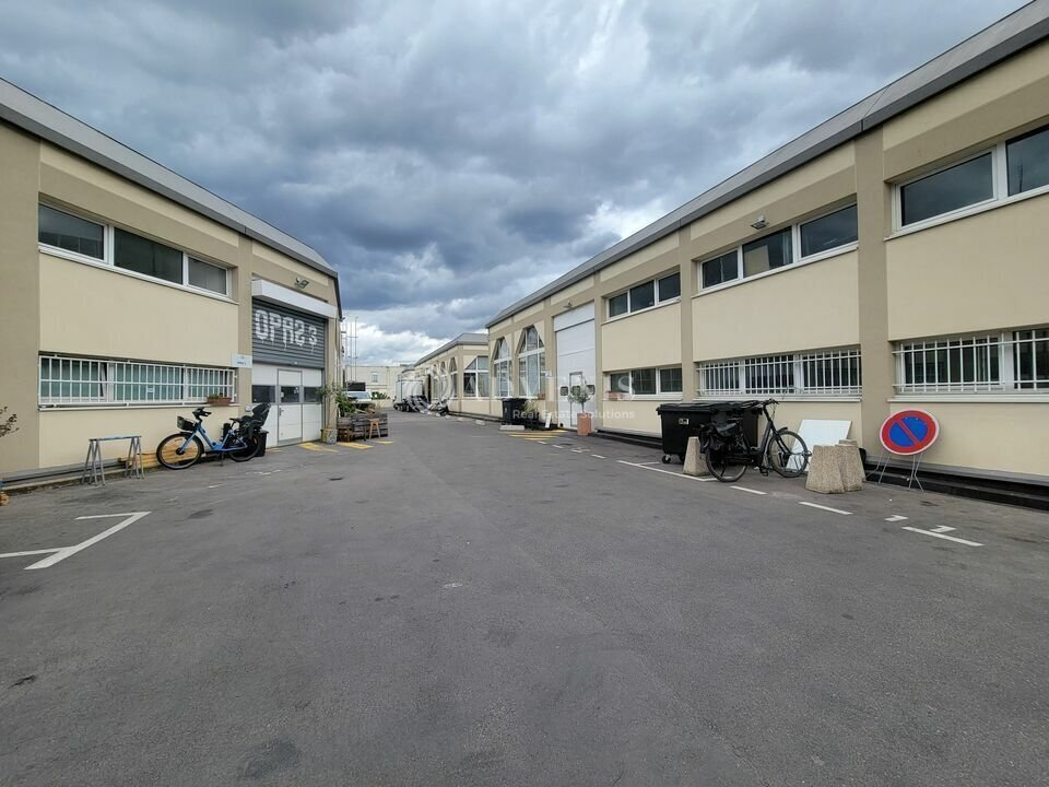 Flex in Aubervilliers for lease Building Photo- Image 1 of 9