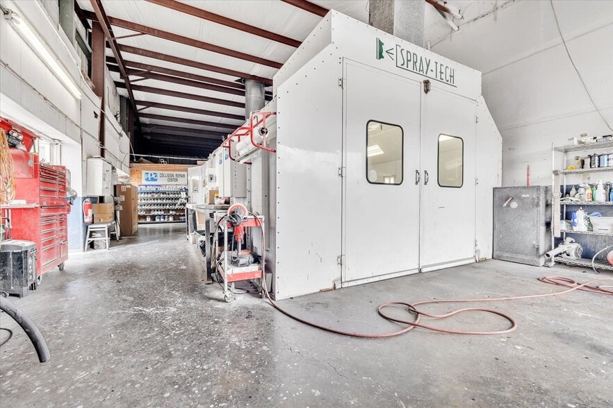 23415 Janice Ave, Port Charlotte, FL for sale - Building Photo - Image 3 of 10