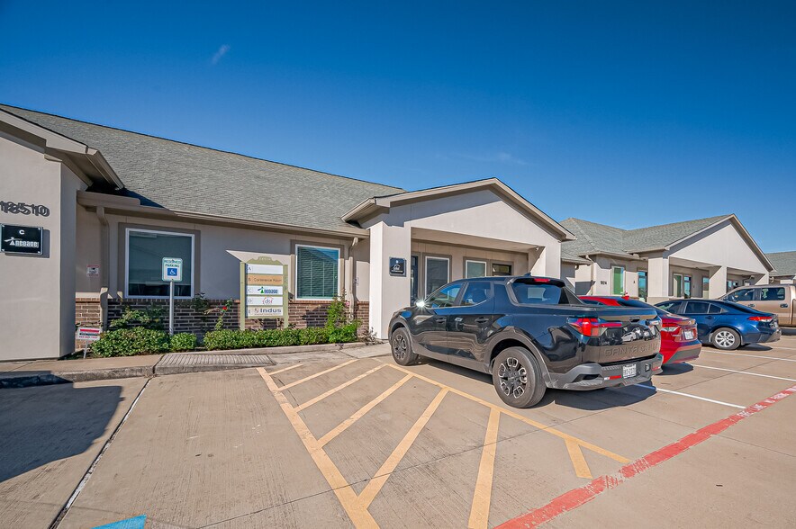 18514 Green Land Way, Houston, TX à louer - Photo du bâtiment - Image 2 de 23