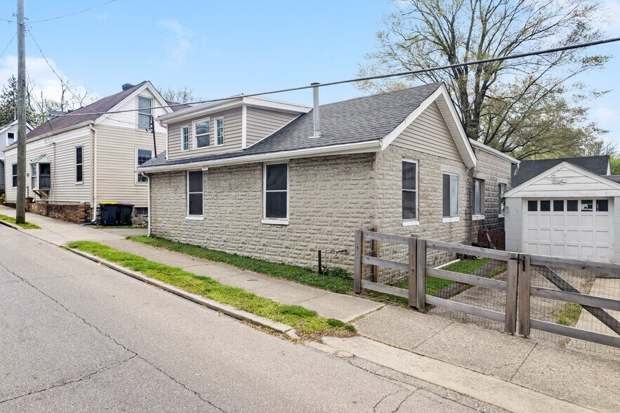 203 Benson St, Reading, OH à vendre - Photo du bâtiment - Image 2 de 21