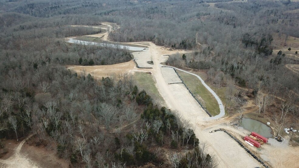 93 Buck Run Rd, Bedford, KY à vendre - Photo du bâtiment - Image 2 de 45