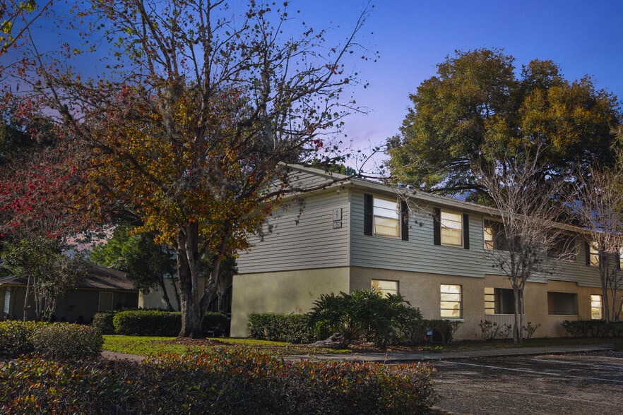 609 Golden Raintree Pl, Brandon, FL à vendre - Photo du bâtiment - Image 1 de 16