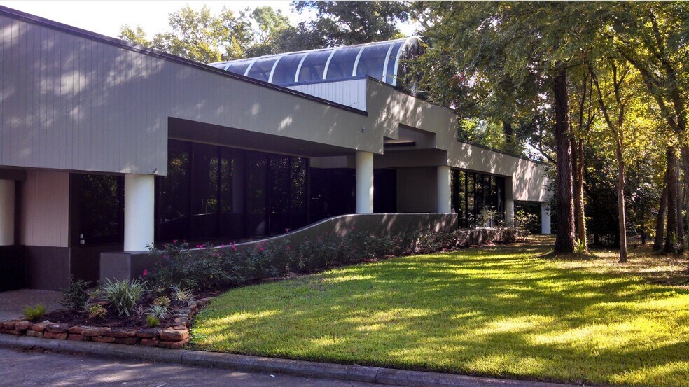 1849 Kingwood Dr, Kingwood, TX for lease - Building Photo - Image 3 of 5