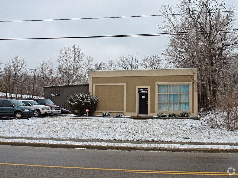 1026 Mitchell Blvd, Springfield, OH à vendre - Photo du bâtiment - Image 2 de 8