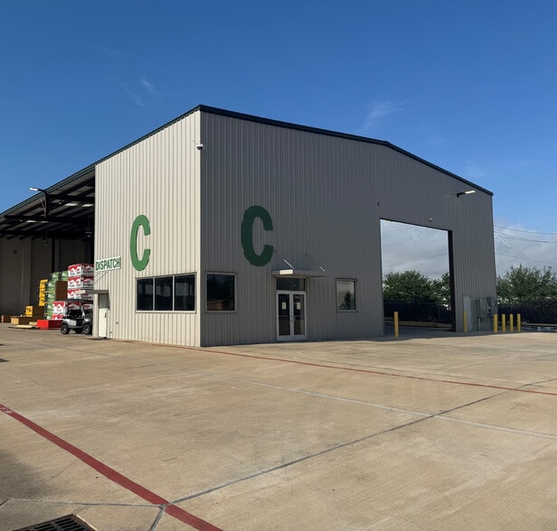 7330 Tewantin Dr, Houston, TX for lease - Building Photo - Image 2 of 6