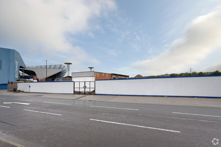 Penistone Rd, Sheffield for lease - Building Photo - Image 2 of 5